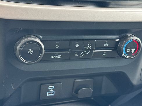 Used 2023 Ford F150 XLT AWD/4WD image 27