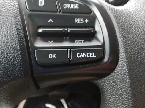 Used 2020 Hyundai Venue SEL image 14