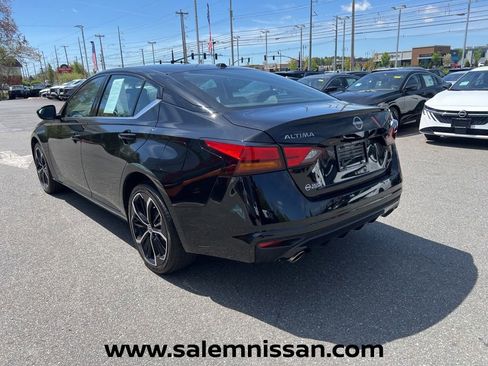 Used 2024 Nissan Altima 2.5 SR AWD/4WD image 5