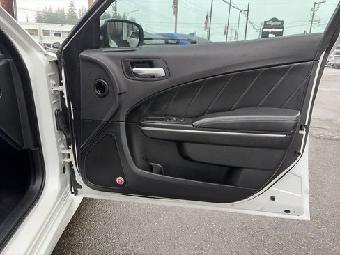 Used 2016 Dodge Charger R/T Scat Pack w/ Technology Group image 24