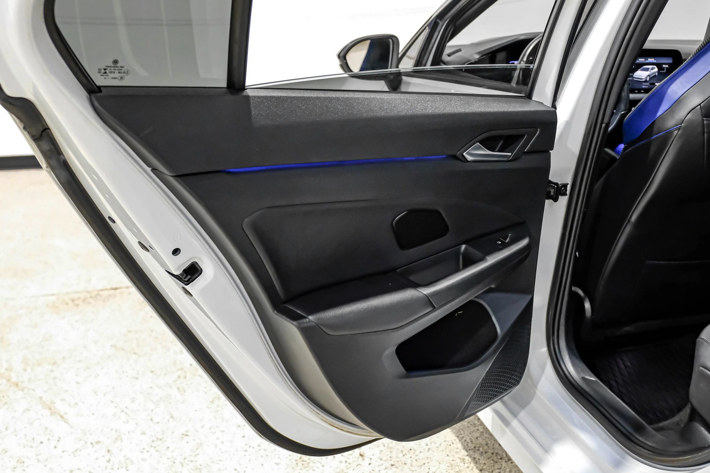 Used 2022 Volkswagen Golf R AWD/4WD image 65