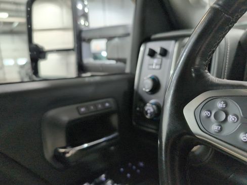 Used 2019 Chevrolet Silverado 2500 LTZ w/ Duramax Plus Package AWD/4WD image 25