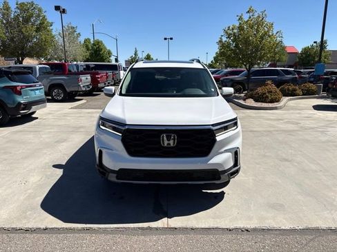 Certified 2023 Honda Pilot Touring image 3