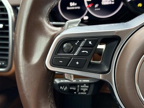 Used 2021 Porsche Cayenne S image 26