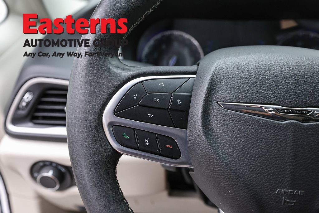 Used 2022 Chrysler Voyager LX FWD image 17