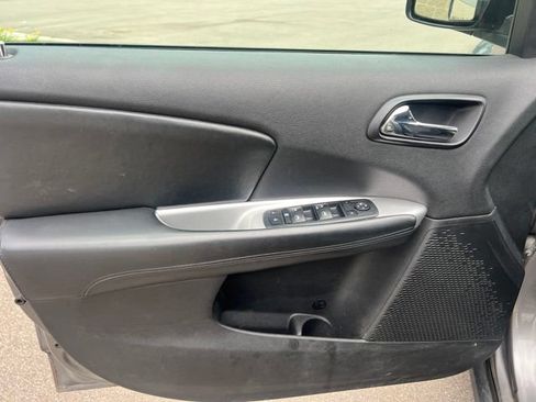 Used 2012 Dodge Journey SXT FWD image 18