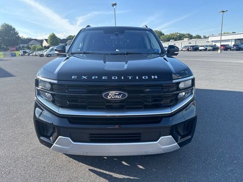 Used 2025 Ford Expedition Platinum w/ Platinum Ultimate Package AWD/4WD image 8