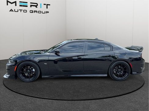 Used 2023 Dodge Charger R/T w/ Navigation & Travel Group RWD image 5