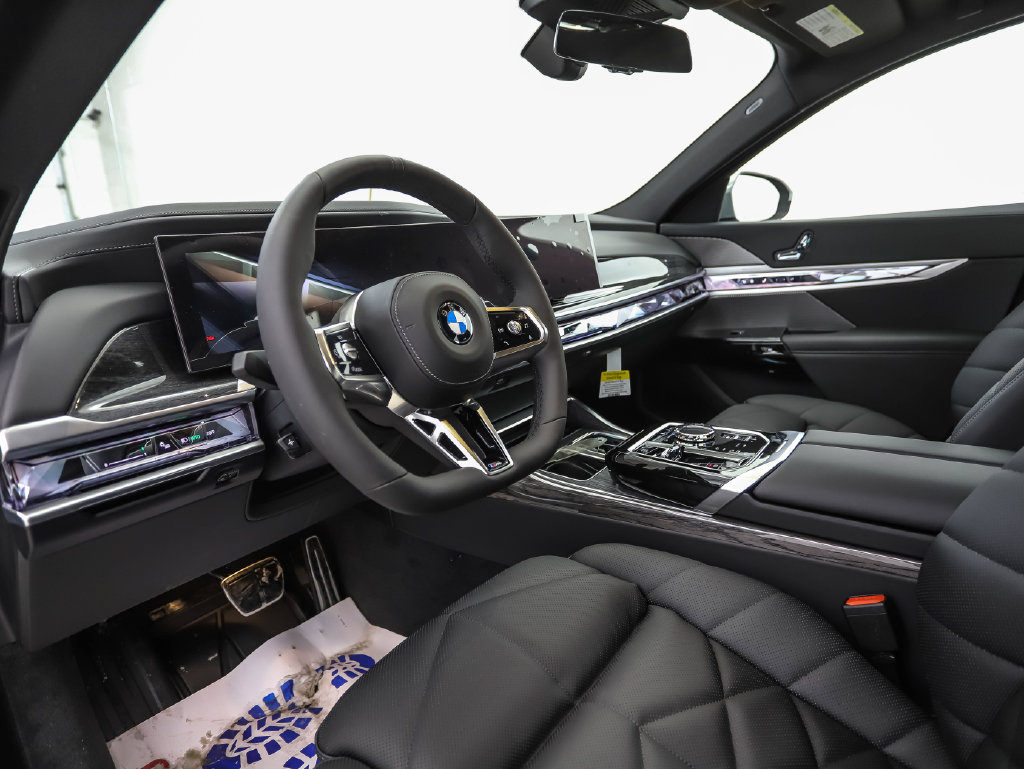 Used 2026 BMW 740i xDrive w/ Premium Package AWD/4WD image 10