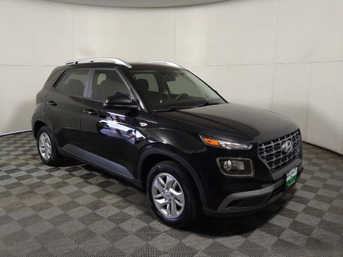 Used 2020 Hyundai Venue SEL FWD image 11