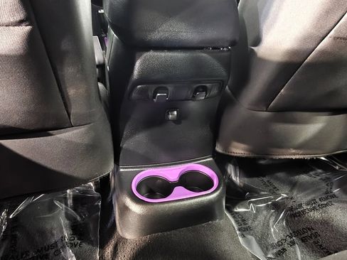 Used 2018 Jeep Wrangler Unlimited Sport w/ Connectivity Group AWD/4WD image 26