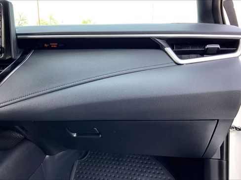 Used 2022 Toyota Corolla SE image 18
