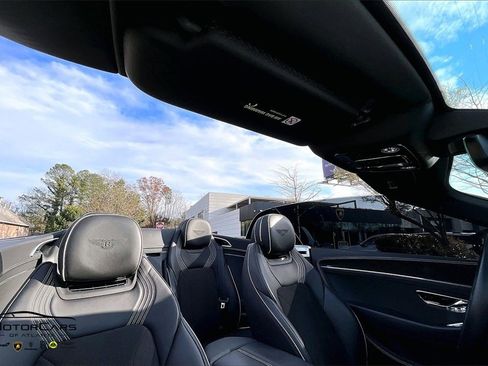 Used 2023 Bentley Continental GT V8 image 22