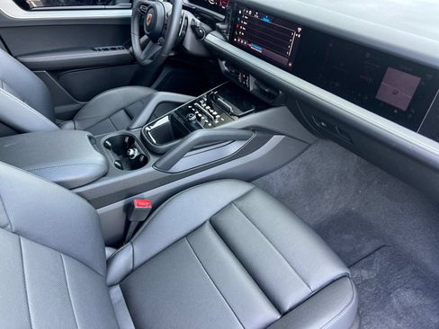 Certified 2026 Porsche Cayenne S AWD/4WD image 16