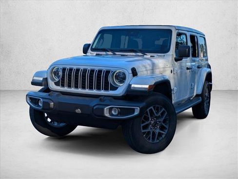 Used 2025 Jeep Wrangler Sahara w/ Technology Group image 2