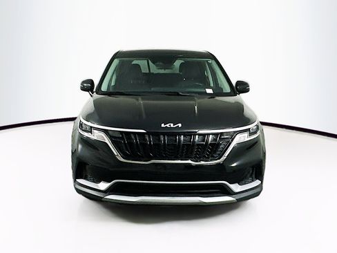 Used 2024 Kia Carnival LX image 2