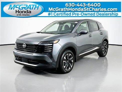 Used 2025 Nissan Kicks SV image 1