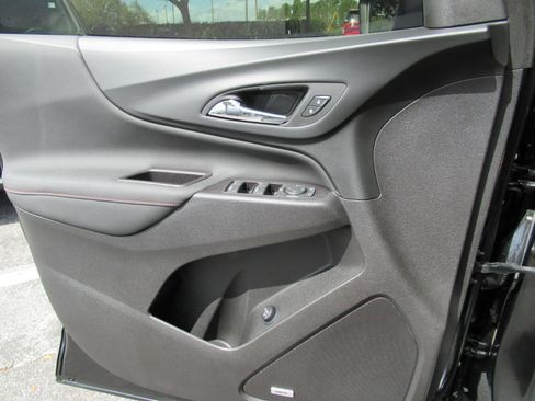 Used 2022 Chevrolet Equinox RS w/ RS Leather Package image 19