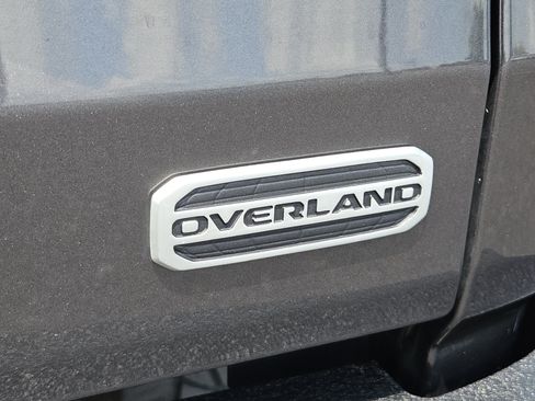 Used 2020 Jeep Gladiator Overland AWD/4WD image 8