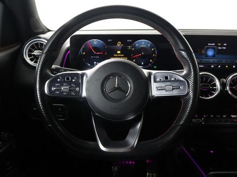 Used 2023 Mercedes-Benz GLB 250 w/ AMG Line image 36