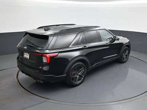 Used 2025 Ford Explorer ST AWD/4WD image 18