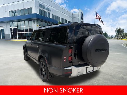 Used 2023 Land Rover Defender 130 SE AWD/4WD image 6