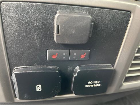 Used 2018 Ford F150 Platinum w/ Equipment Group 701A Luxury image 11