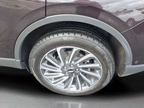 Used 2023 Lincoln Corsair Reserve w/ Equipment Group 202A AWD/4WD image 8