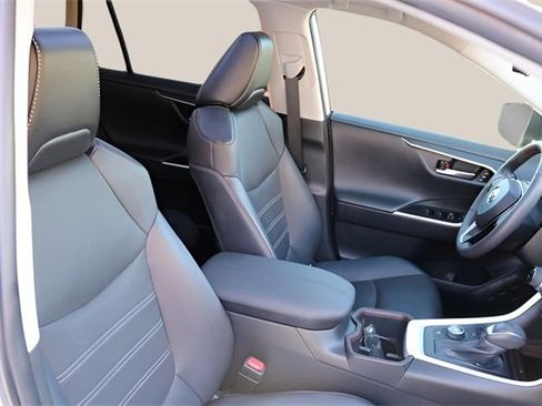 Used 2023 Toyota RAV4 Limited image 19