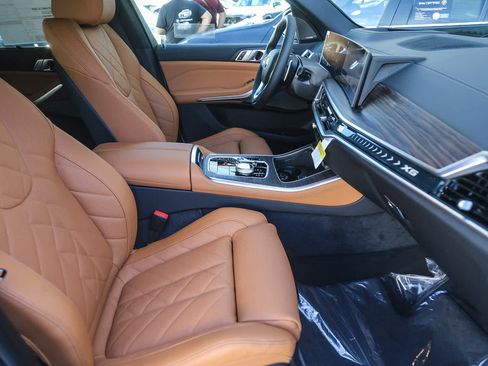 New 2026 BMW X5 xDrive40i w/ Executive Package image 13
