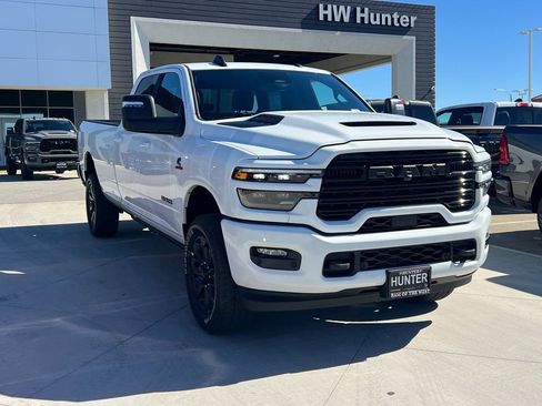 New 2026 RAM 2500 Laramie AWD/4WD image 7
