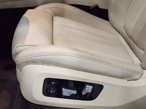 Used 2019 BMW X7 xDrive50i w/ Luxury Seating Package AWD/4WD image 45