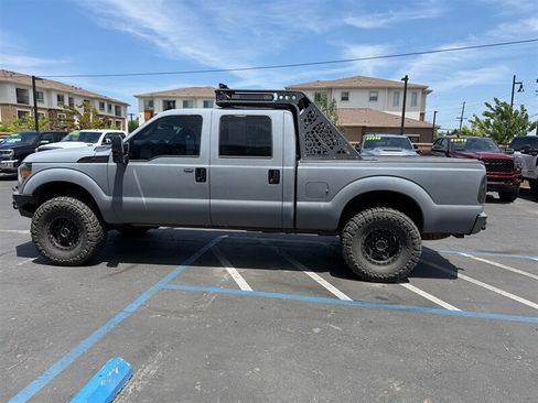 Used 2016 Ford F250 Platinum w/ FX4 Off-Road Package AWD/4WD image 7