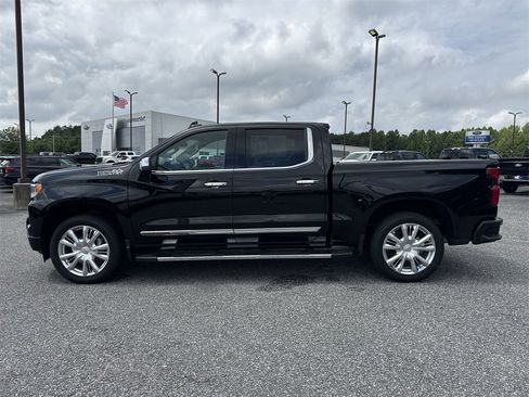 Used 2022 Chevrolet Silverado 1500 High Country w/ High Country Premium Package image 4