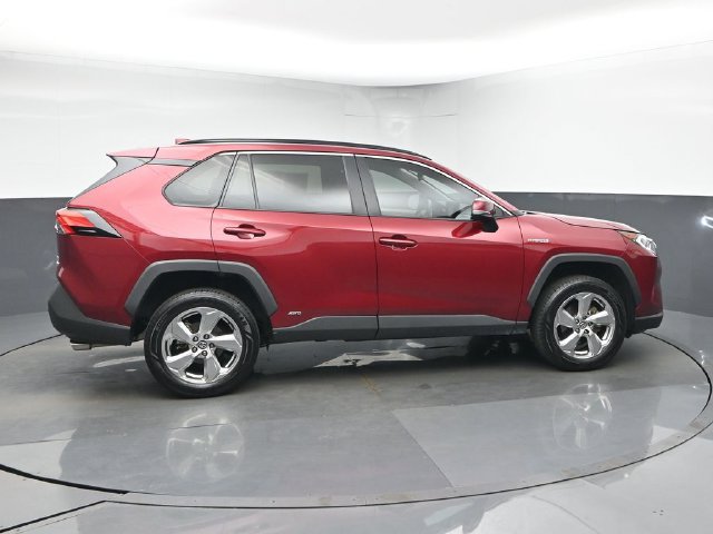 Used 2021 Toyota RAV4 XLE Premium AWD/4WD image 9