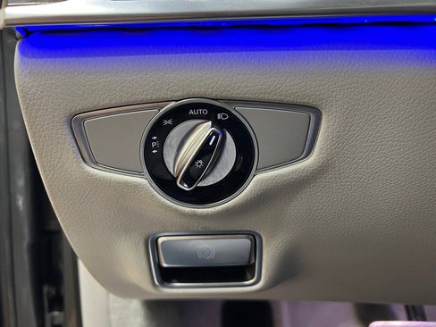 Used 2017 Mercedes-Benz S 550 Sedan image 24