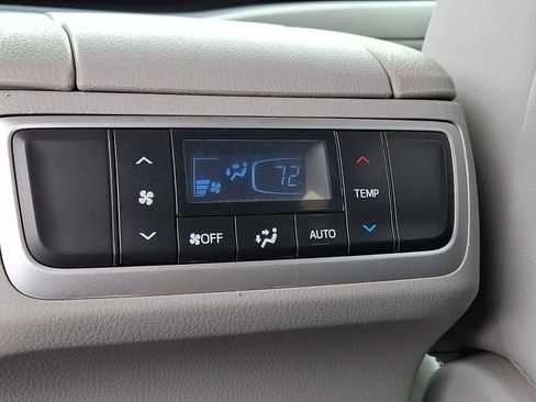 Used 2018 Toyota Highlander XLE AWD/4WD image 15