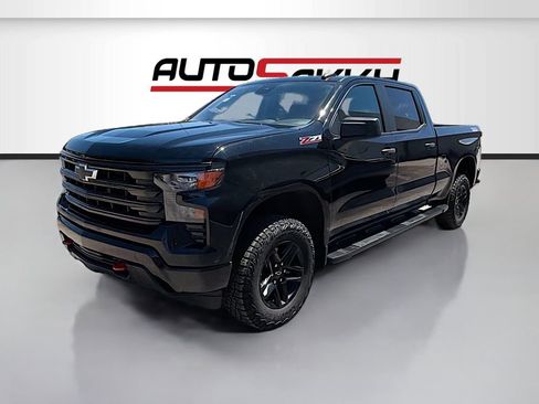 Used 2024 Chevrolet Silverado 1500 Custom Trail Boss AWD/4WD image 3