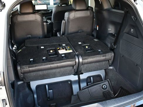 Used 2025 Toyota Sienna XSE image 48