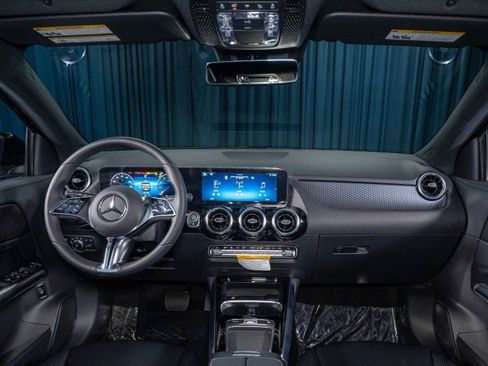 New 2025 Mercedes-Benz GLA 250 image 13