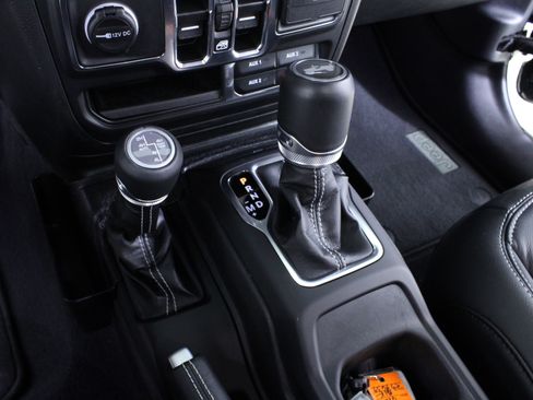 Used 2023 Jeep Wrangler Sahara w/ Cold Weather Group image 30