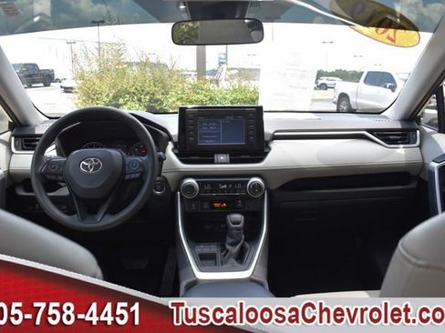 Used 2019 Toyota RAV4 XLE w/ Convenience Package FWD image 3