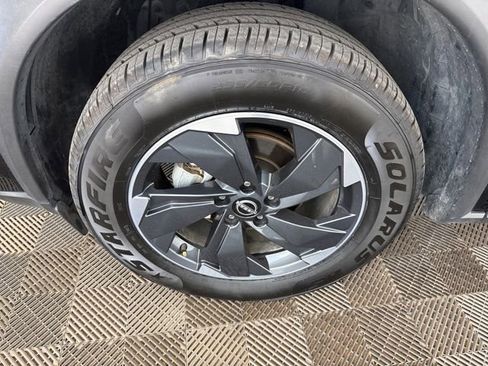 Used 2025 Nissan Rogue SV AWD/4WD image 31