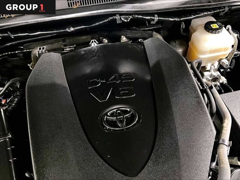 Certified 2019 Toyota Tacoma TRD Off-Road w/ Technology Package AWD/4WD image 33