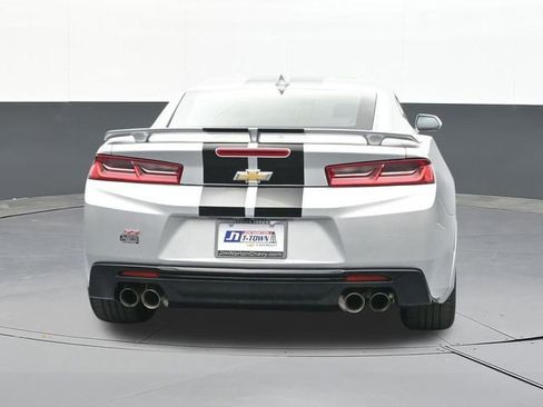 Used 2018 Chevrolet Camaro SS RWD image 12