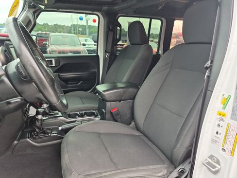 Used 2018 Jeep Wrangler Unlimited Sport S AWD/4WD image 11