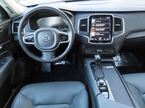 Used 2020 Volvo XC90 T6 Momentum image 15