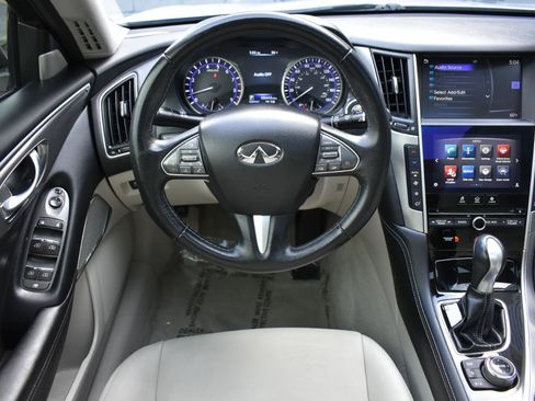 Used 2017 INFINITI Q50 3.0t Premium RWD image 12