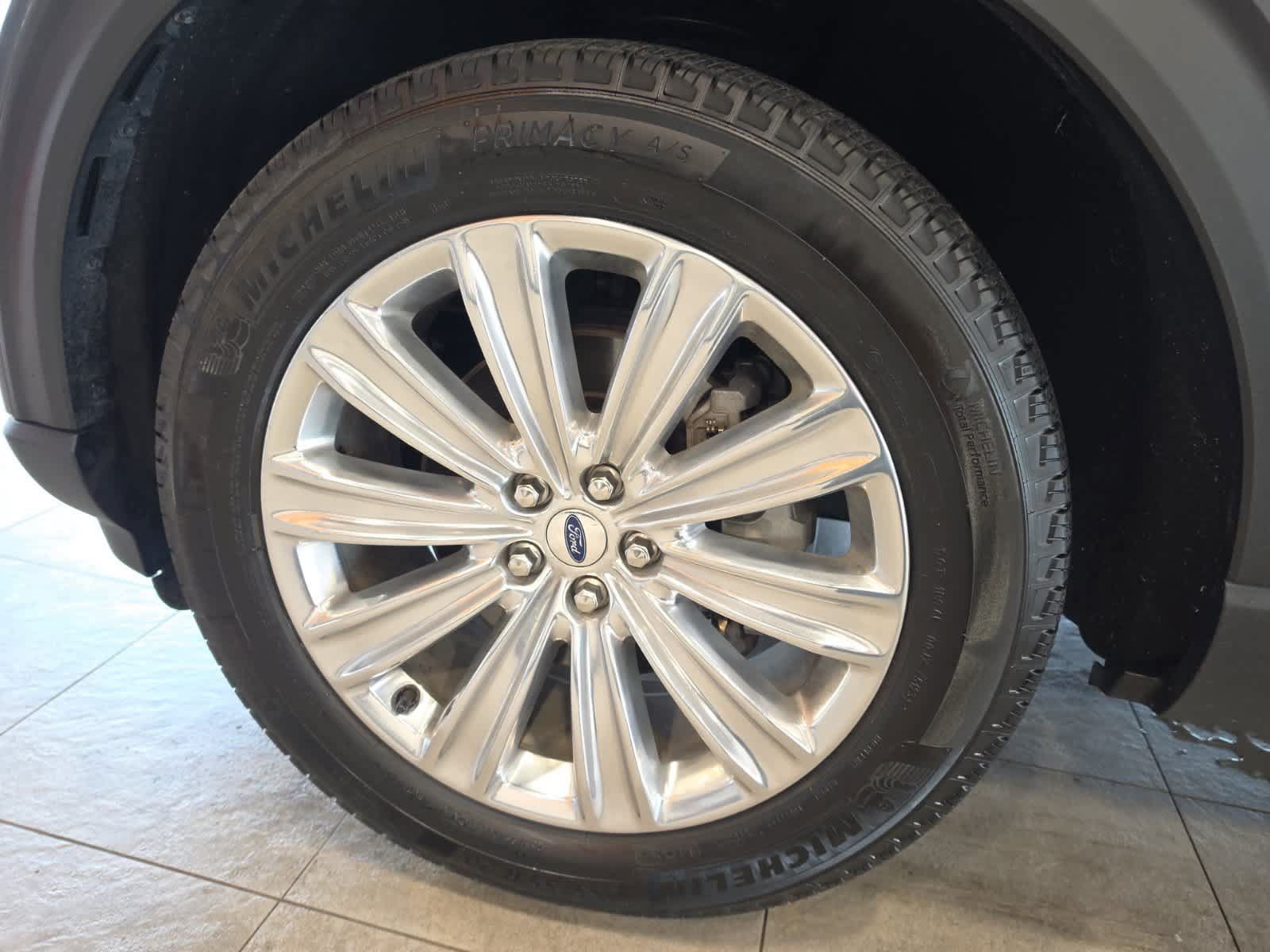 Used 2024 Ford Explorer Limited w/ Equipment Group 301A AWD/4WD image 15