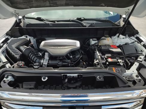 Used 2018 GMC Acadia SLT image 32